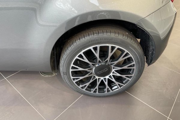 FIAT 500 DOLCEVITA HYBRID ESSENCE-ELECTRIQUE TOP