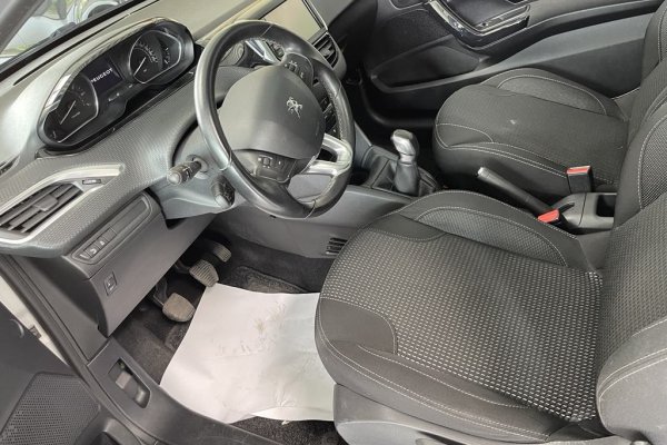 Peugeot 208 ALLURE