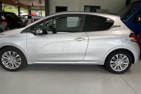Peugeot 208 ALLURE