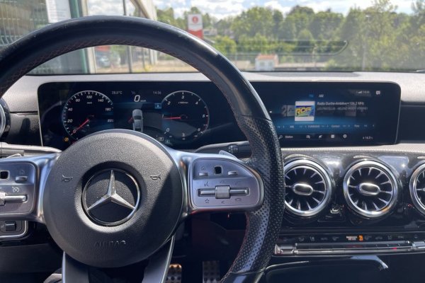 Mercedes A 180 D PACK AMG