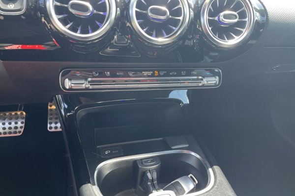 Mercedes A 180 D PACK AMG