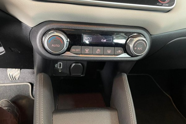 NISSAN MICRA 999Cm3 Essence